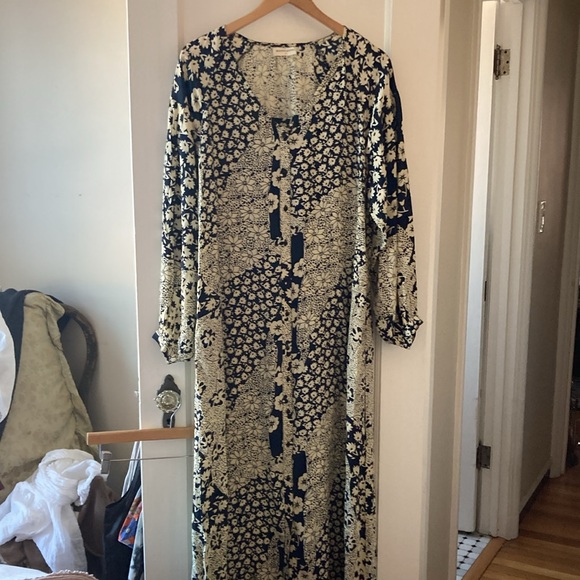 Maison Hotel Maxi Dress - Navy and Cream - Picture 9 of 9